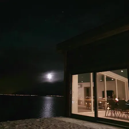 Amazing Cabin In Lyngen